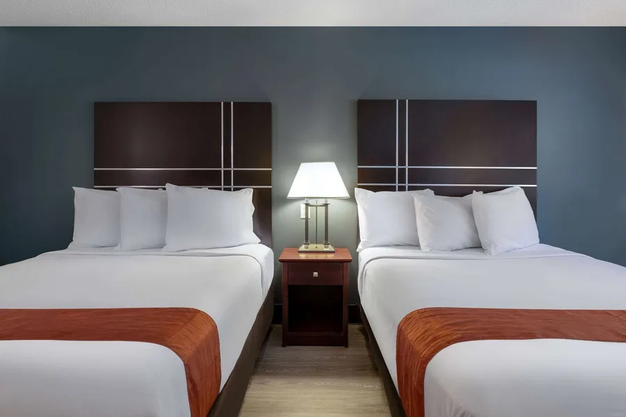 Travelodge by Wyndham Merrill hotel detail image 6