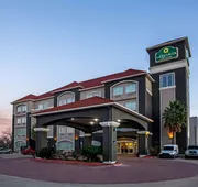 La Quinta Inn & Suites by Wyndham Columbus TX hotel detail image 4