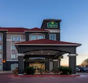 La Quinta Inn & Suites by Wyndham Columbus TX hotel detail image 5