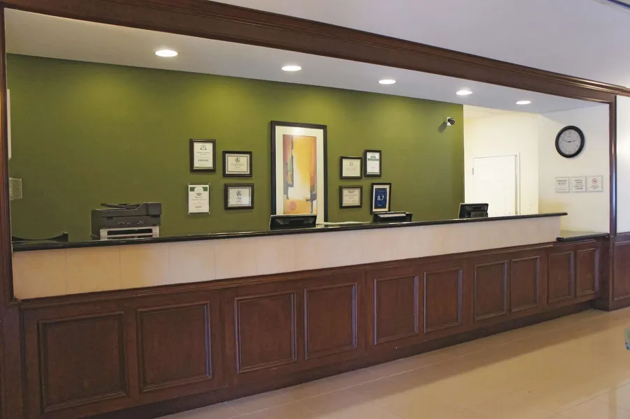 La Quinta Inn & Suites by Wyndham Columbus TX hotel detail image 6