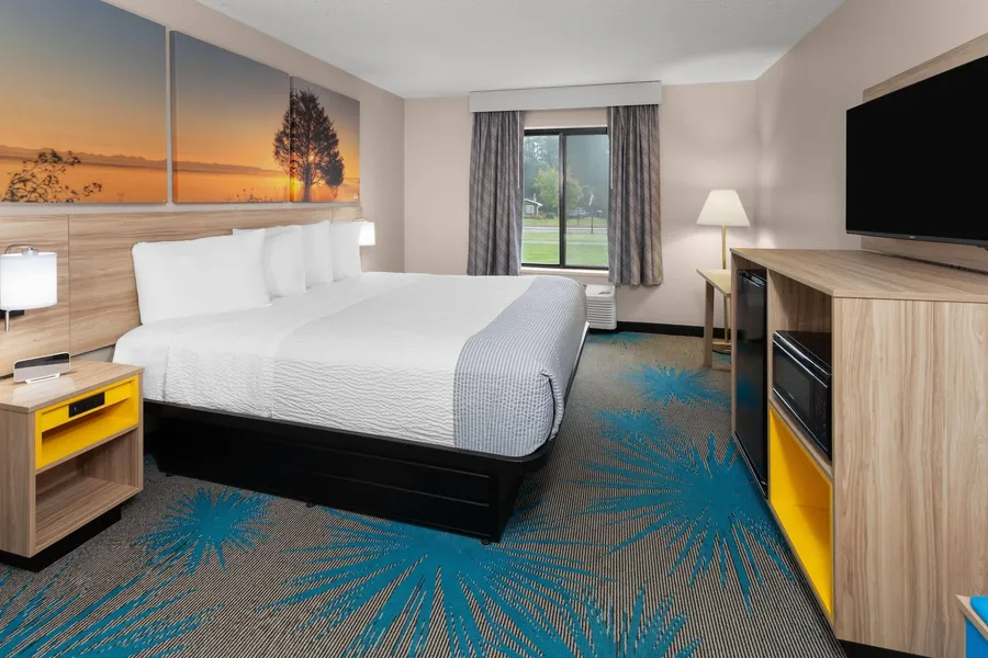 Days Inn by Wyndham Eagle River hotel detail image 6