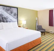 Super 8 by Wyndham Antigo hotel detail image 4
