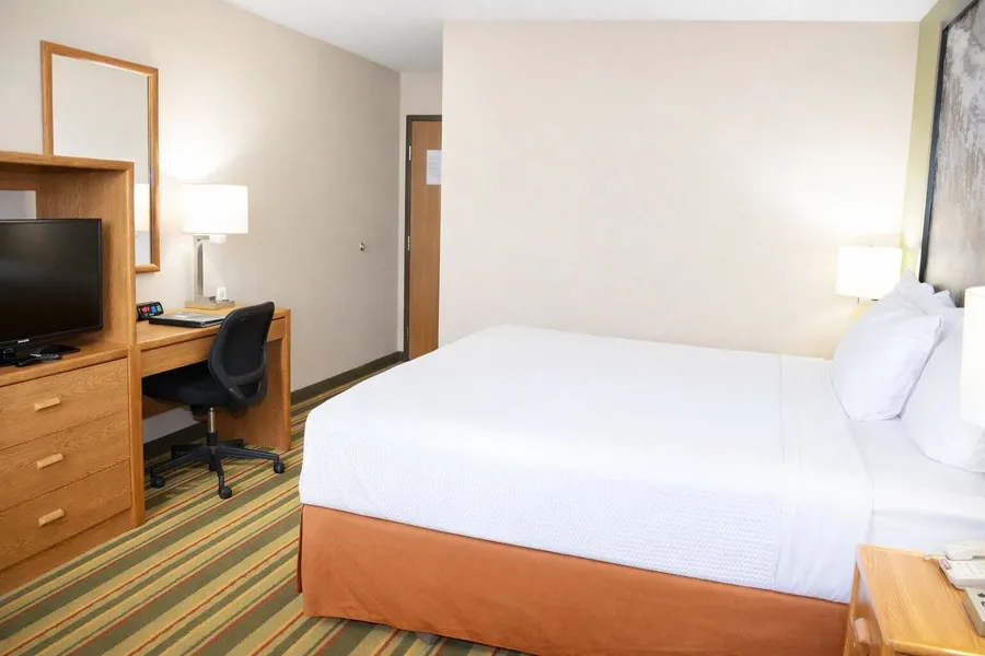 Super 8 by Wyndham Antigo hotel detail image 6