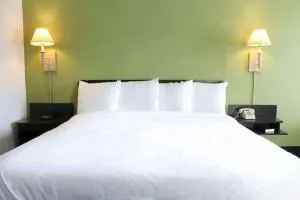 Travelodge by Wyndham Zanesville hotel thumbnail 2