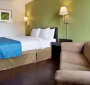 Travelodge by Wyndham Zanesville hotel detail image 7