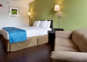 Travelodge by Wyndham Zanesville hotel thumbnail 7