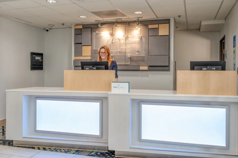 Holiday Inn Express & Suites - Thornburg, S. Fredericksburg by IHG hotel detail image 2