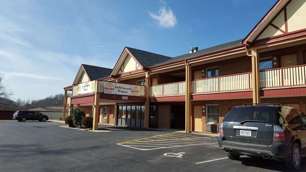 Econo Lodge Glade Springs I-81 hotel detail image 2