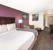 La Quinta Inn & Suites by Wyndham Rome hotel detail image 7
