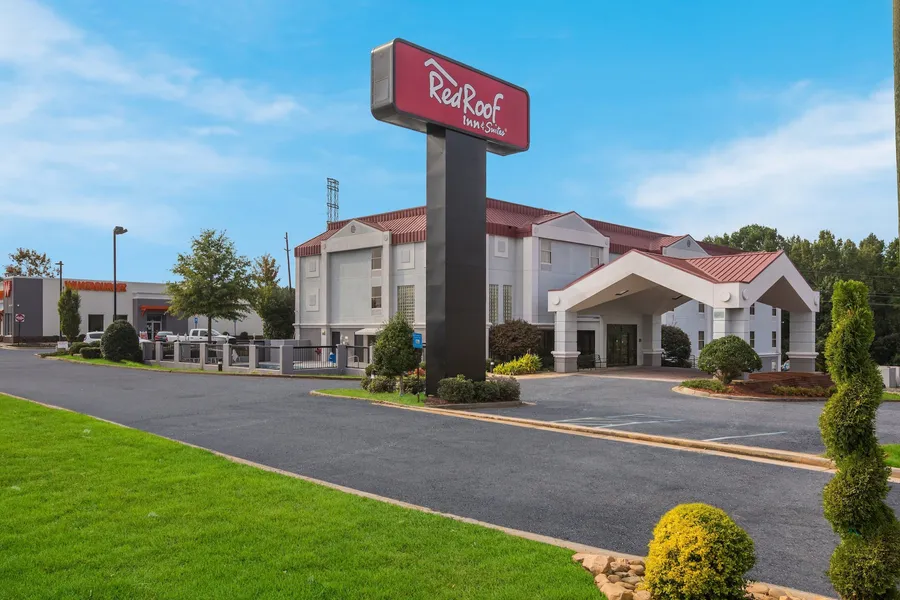 Red Roof Inn & Suites Newnan hotel detail image 2