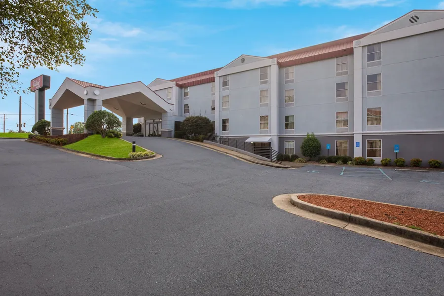 Red Roof Inn & Suites Newnan hotel detail image 6