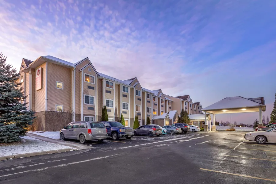 Best Western Plus Woodstock Inn & Suites hotel detail image 2