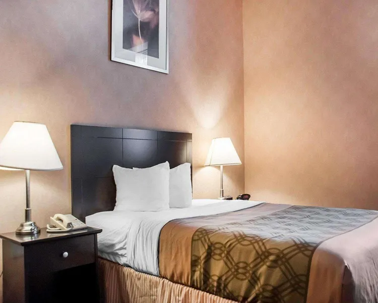 Woodstock Inn and Suites hotel detail image 6