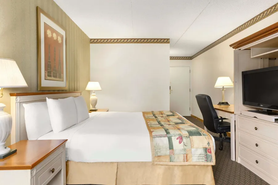 Travelodge by Wyndham Owen Sound hotel detail image 6