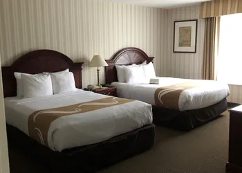 Quality Hotel & Suites Woodstock hotel thumbnail 3