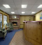 Days Inn by Wyndham Auburn hotel thumbnail 5