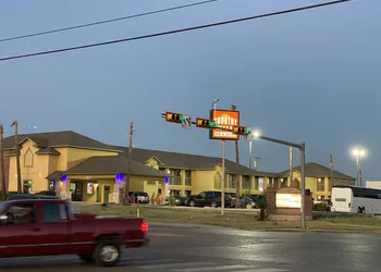 Country Hill Inn and Suites hotel thumbnail 3