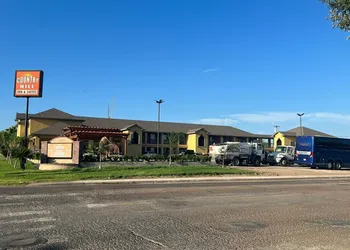 Country Hill Inn and Suites hotel thumbnail 5