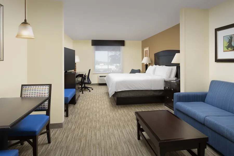 Holiday Inn Express Hotel & Suites Uvalde by IHG hotel detail image 6