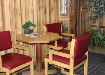 Ontario Inn hotel thumbnail 8
