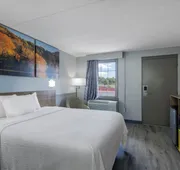 Days Inn by Wyndham Lincolnton hotel detail image 7