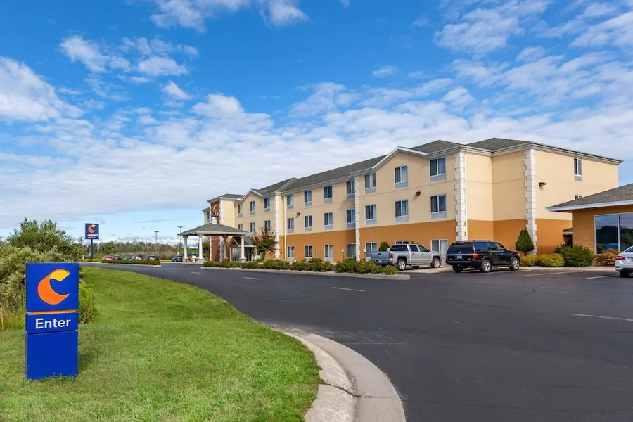 Comfort Suites Escanaba West hotel detail image 2