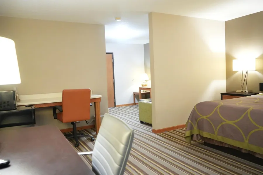 Super 8 by Wyndham Watseka hotel detail image 6