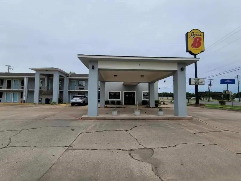 Super 8 by Wyndham Arkadelphia Caddo Valley Area hotel detail image 2