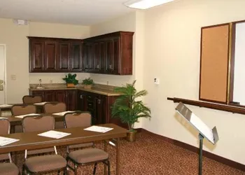 Econo Lodge hotel thumbnail 8