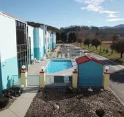 Econo Lodge Newport Smoky Mountains Gateway hotel detail image 5