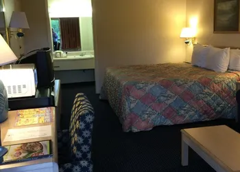 Knights Inn Newport hotel thumbnail 7