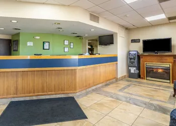 Quality Inn Newport hotel thumbnail 5