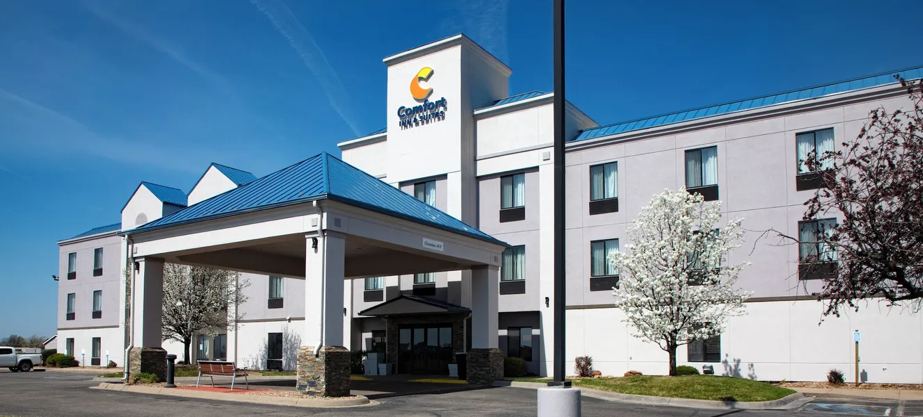 Comfort Inn & Suites Hutchinson hotel detail image 2