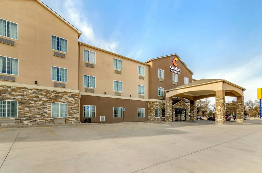 Comfort Inn & Suites near Bethel College hotel detail image 2