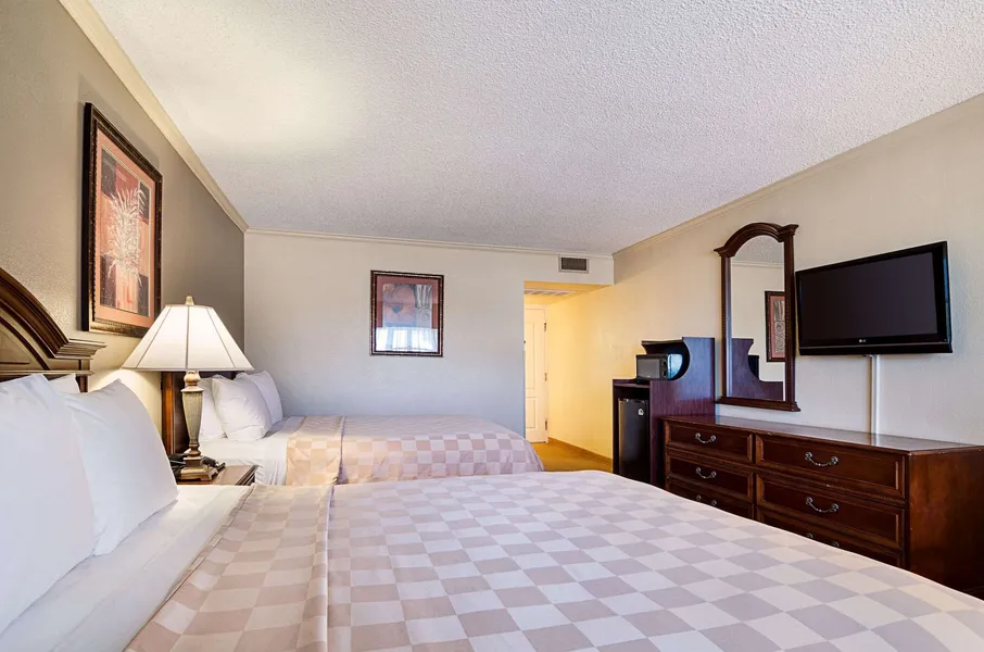 Clarion Inn Garden City hotel detail image 6