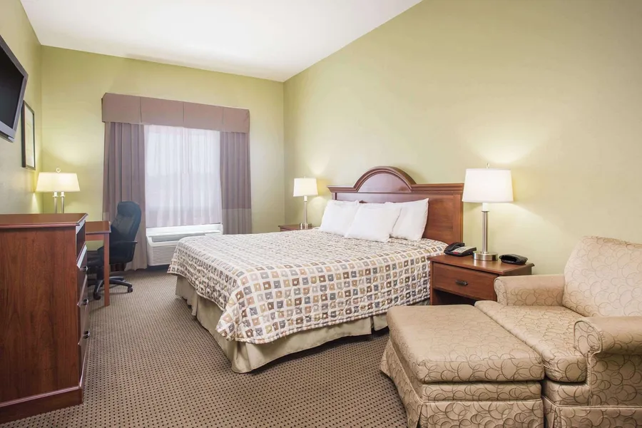 Days Inn & Suites by Wyndham Swainsboro hotel detail image 6