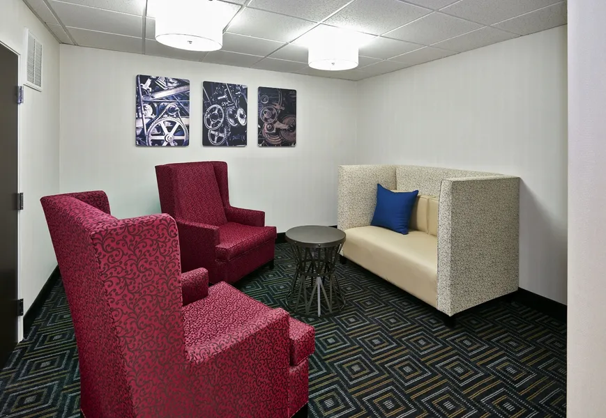 Holiday Inn Express & Suites Birmingham South - Pelham by IHG hotel detail image 2