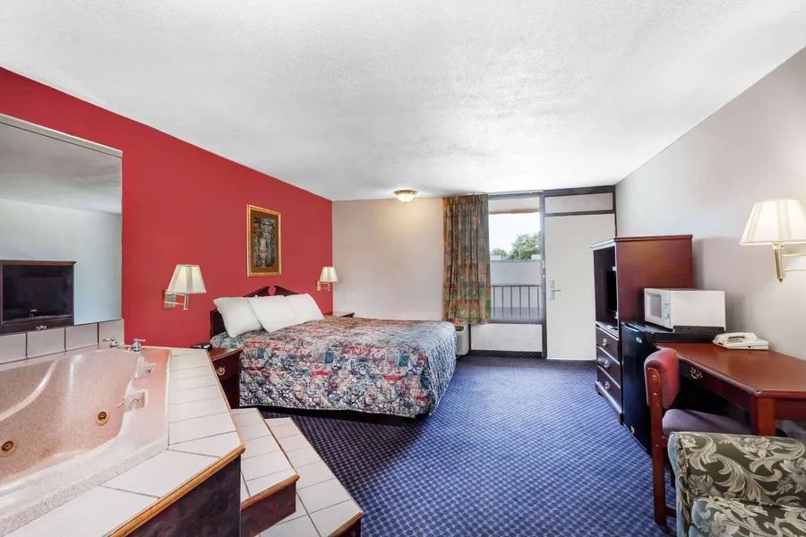 Days Inn by Wyndham Martin hotel detail image 6