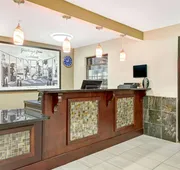 Super 8 by Wyndham Lakeland hotel detail image 3