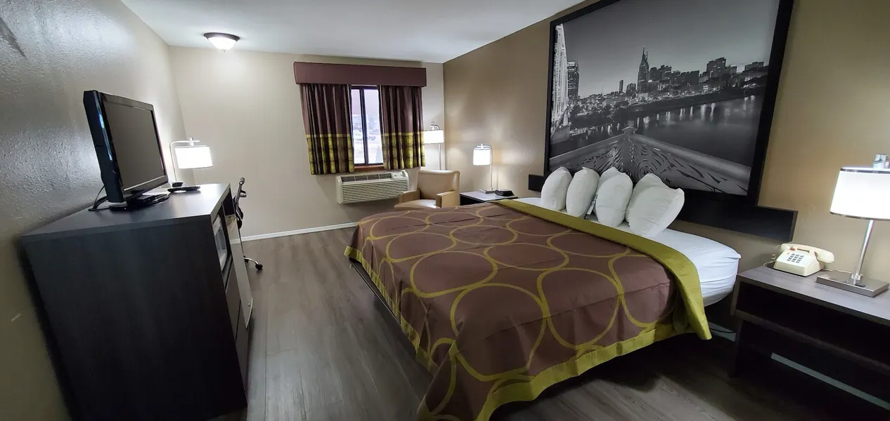 Super 8 by Wyndham Paris hotel detail image 6