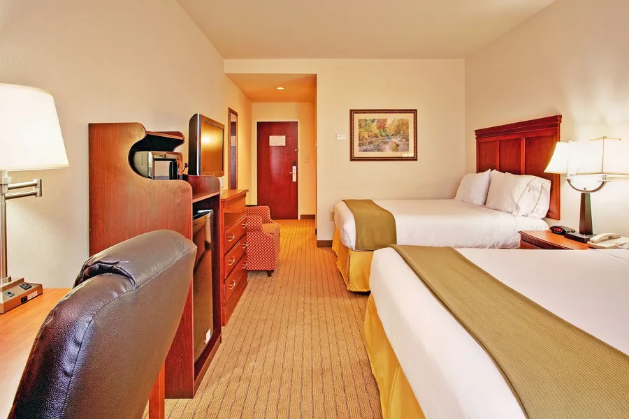Holiday Inn Express Hotel & Suites Dyersburg by IHG hotel detail image 6