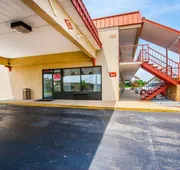 Econo Lodge Dyersburg I-155 hotel detail image 3