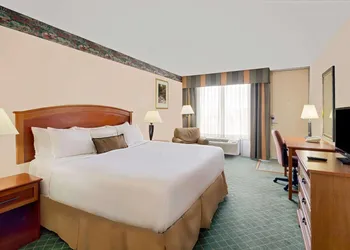 Ramada Conference Center by Wyndham Mitchell hotel thumbnail 3