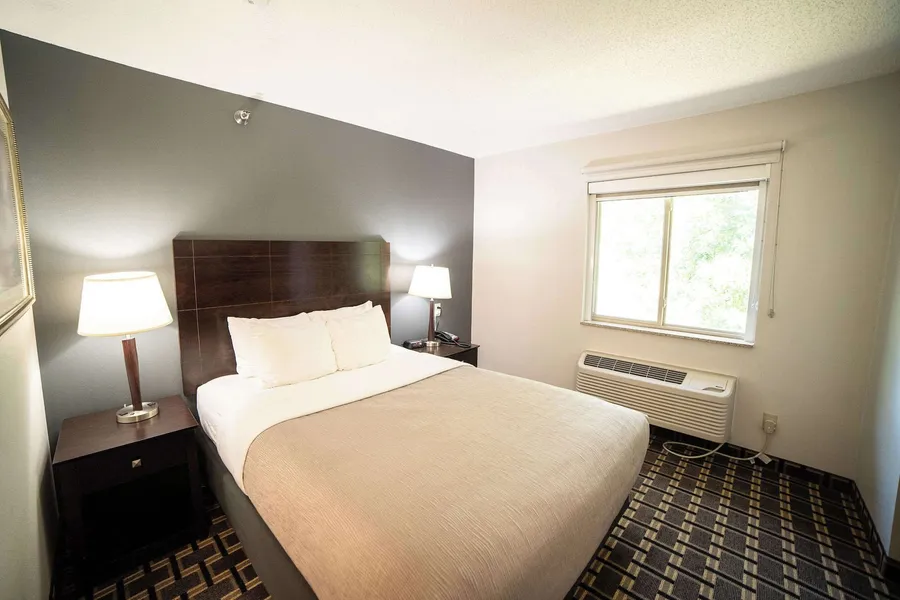 Quality Inn & Suites Watertown near Prairie Lakes Ice Arena hotel detail image 6
