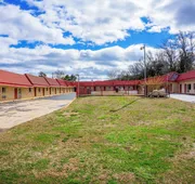 Ozark Junction mountain view by OYO hotel detail image 3