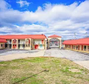 Ozark Junction mountain view by OYO hotel detail image 4
