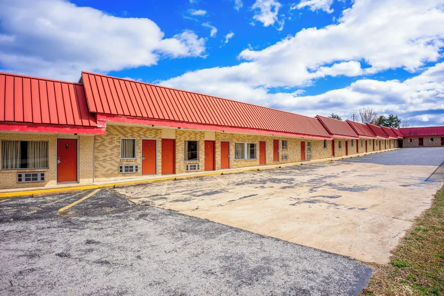 Ozark Junction mountain view by OYO hotel detail image 6