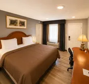 Ozark Inn & Suites hotel detail image 4
