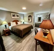 Ozark Inn & Suites hotel detail image 7