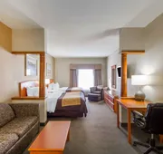 Quality Inn & Suites MidAmerica Industrial Park Area hotel detail image 4